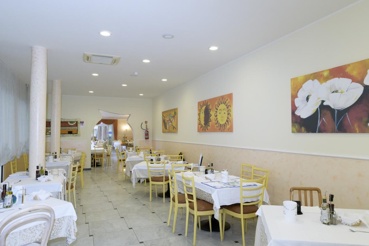 Mondial Hotel Cervia Ngoại thất bức ảnh